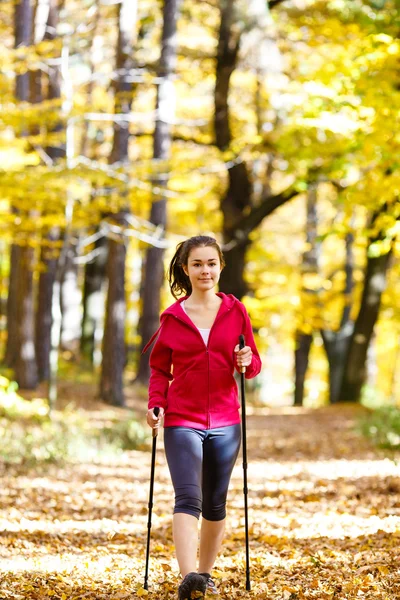 Caminata nórdica — Foto de Stock