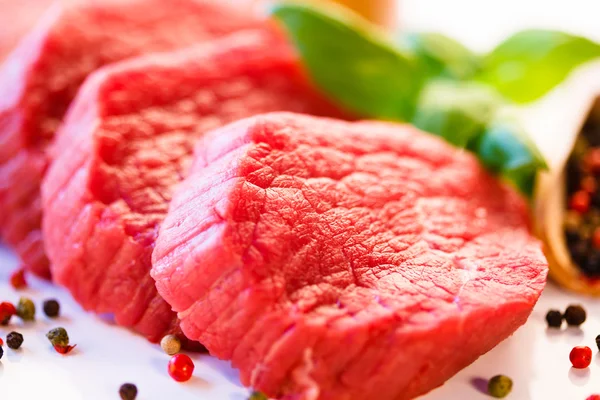 Raw beef — Stock Photo, Image