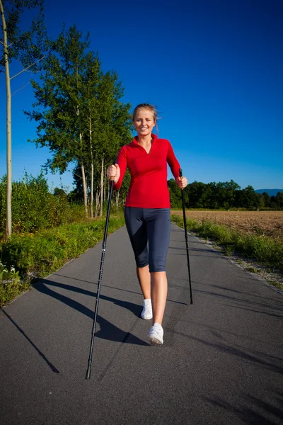 Caminata nórdica — Foto de Stock