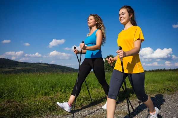 Stavgångpro nordic walking — Stockfoto