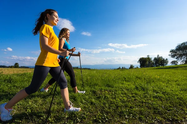 Nordic Walking — Stockfoto