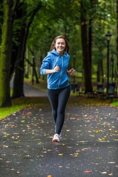 Chica corriendo — Foto de Stock