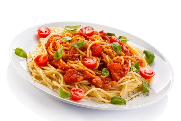 Pasta met vlees, Parmezaanse kaas en groenten — Stockfoto