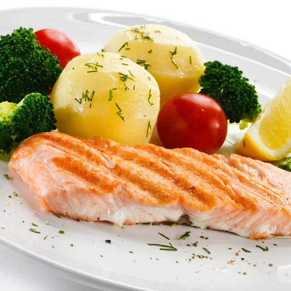 Gegrilde zalm en groenten — Stockfoto