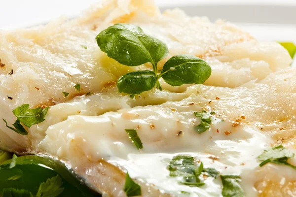 Filete de pescado hervido con verduras — Foto de Stock