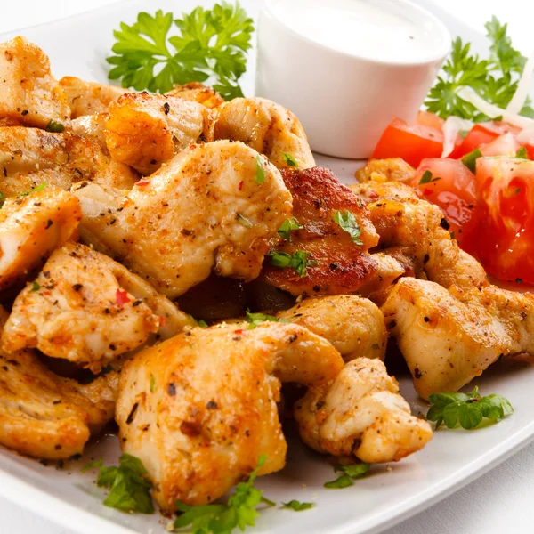 Grilled meat and vegetables — Stock Photo, Image