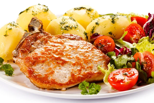 Grilled steak and vegetables — Stock Photo, Image