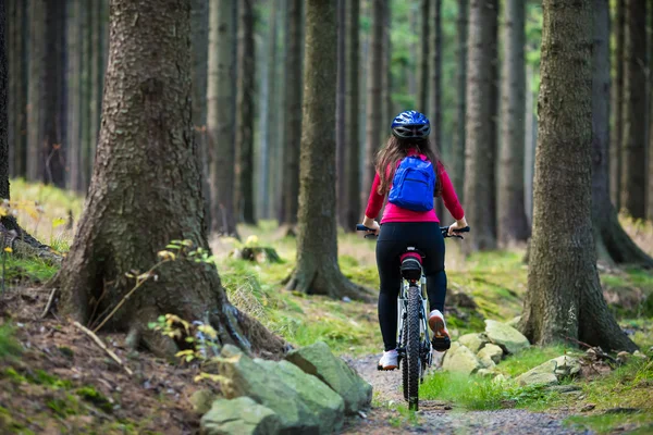 Girl biking — Stock Photo, Image