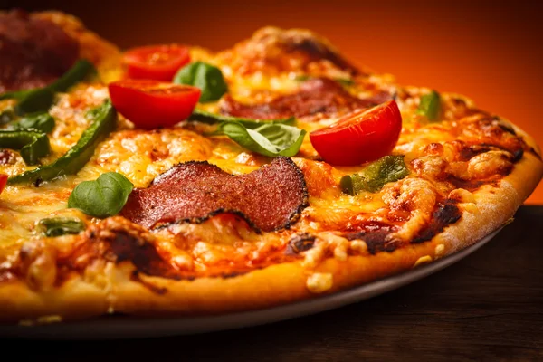 Pizza — Stockfoto