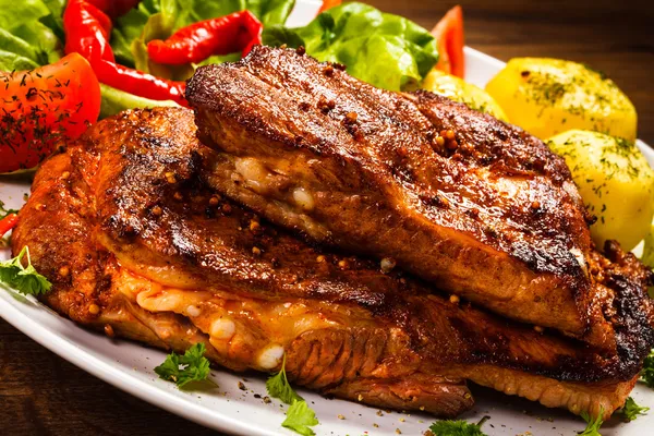 Tasty grilled ribs — Stock Photo, Image