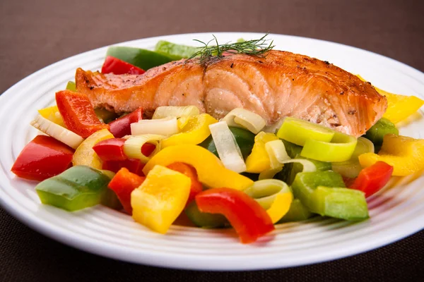 Salmon with vegetables — Stock Photo, Image