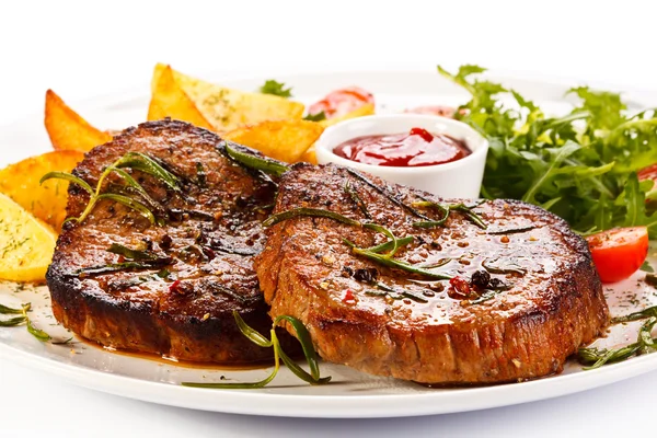 Gegrilde steaks — Stockfoto