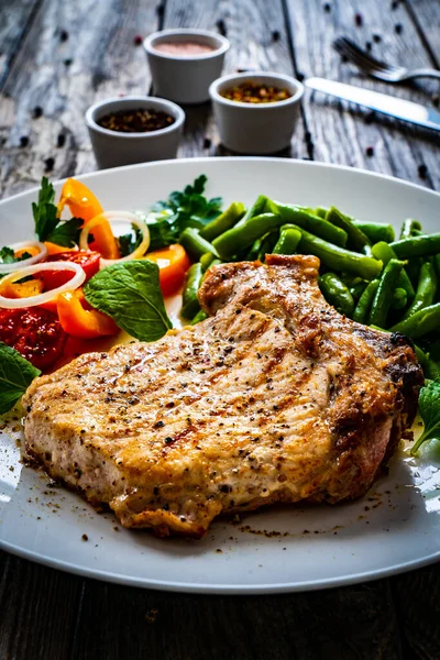 Grilled Steak Boiled Green Bean Wooden Table — Stock Photo, Image