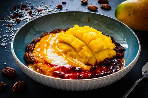 Mango Tapioca Dessert Zwarte Houten Tafel — Stockfoto