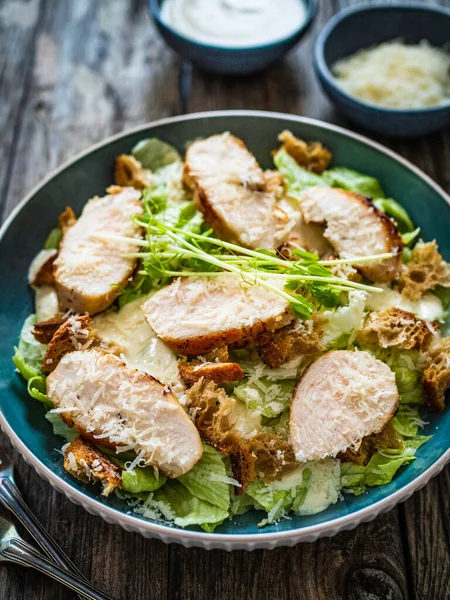 Caesar Salad Fried Chicken Breast Vegetables Wooden Table — Stock Photo, Image