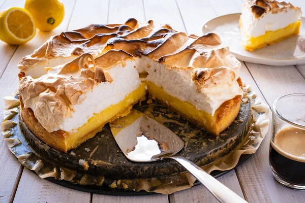 Tarta Limón Sobre Mesa Madera —  Fotos de Stock