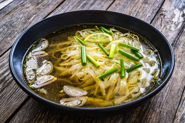 Sopa Pho Sopa Vietnamita Sobre Mesa Madera —  Fotos de Stock