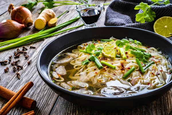 Pho Soup Vietnamese Soup Wooden Table — Fotografia de Stock