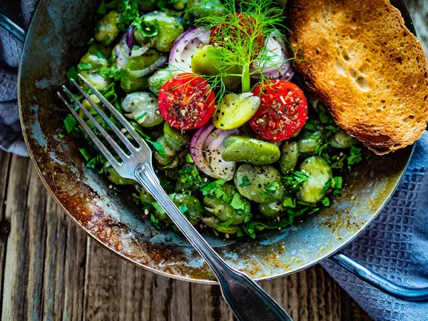 Broad Beans Cherry Tomatoes Garlic Toasted Bread Parsley Cooking Pan — Stock Photo, Image