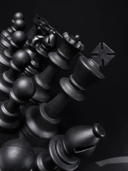 체스입니다. 보드에 검은 조각 — 스톡 사진