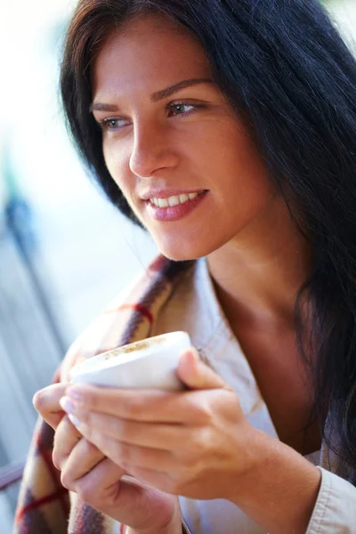 コーヒー ショップでの女性 — ストック写真