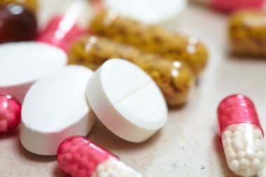 Tablet ve kapsül makro çekim