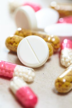 Tablet ve kapsül makro çekim