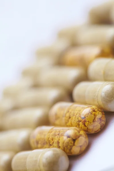 Pastillas sobre la mesa — Foto de Stock