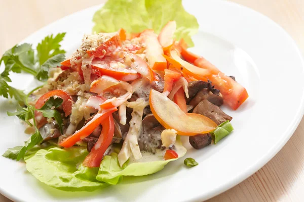 Ensalada con carne —  Fotos de Stock