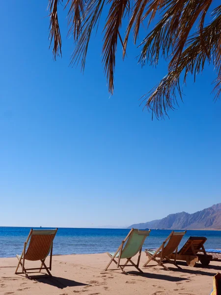 Sedie sulla spiaggia — Foto Stock