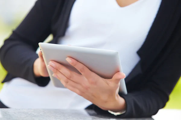 Mujer de negocios al aire libre — Foto de Stock