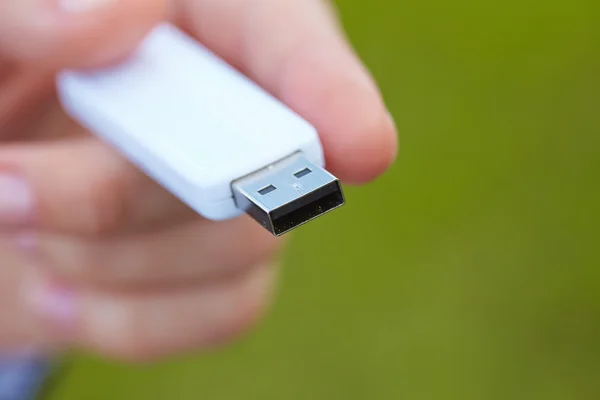 Черный USB накопитель для хранения данных — стоковое фото