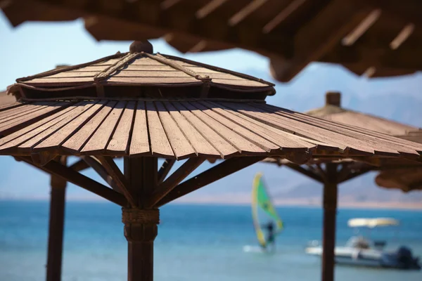 Ombrellone sulla spiaggia — Foto Stock