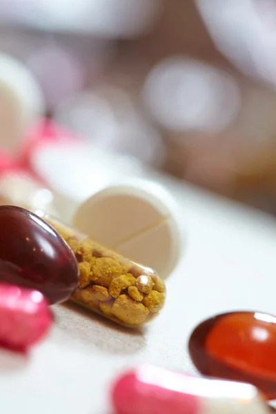 Red and white pills — Stock Photo, Image