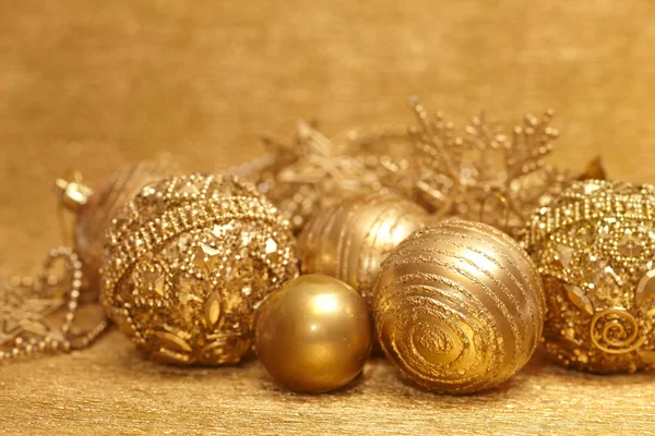 Goldene Kugeln — Stockfoto