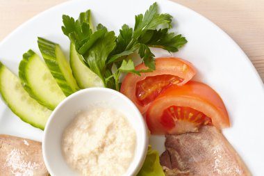 haşlanmış sığır eti dilim dilim