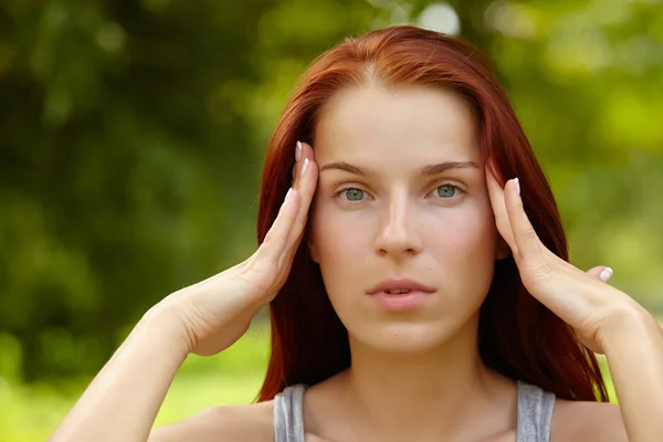 Young beautiful woman — Stock Photo, Image