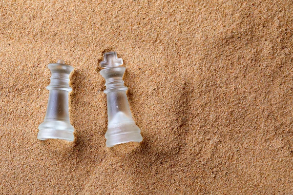 Van Dichtbij Bekijken Van Glazen Schaken Het Zand — Stockfoto