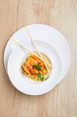 Taze karides ve otlu risotto.