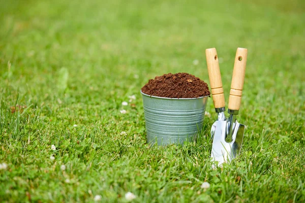 Outils Plantes Jardinage Dans Jardin — Photo