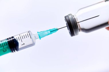  Aşı flakon şırınga ile içinde