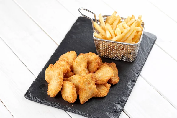 Papas Fritas Con Nuggets Pollo — Foto de Stock