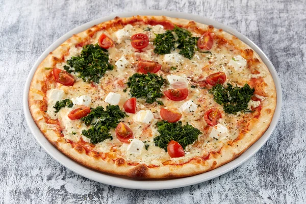 Verse Pizza Witte Plaat — Stockfoto