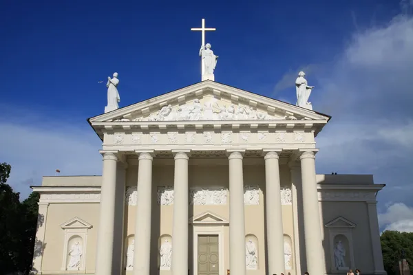Kolommen van kathedraal in vilnius — Stockfoto