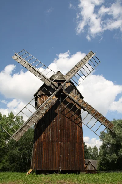 Windmühlen aus Holz — Stockfoto