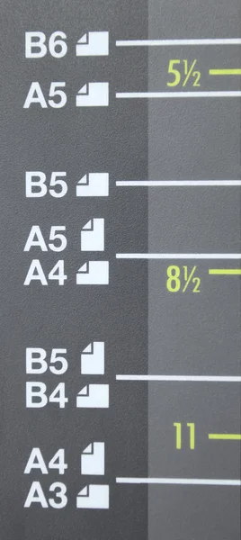 Papper storlek a3, a4, a5, b4, b5, b6 på laser kopiator — Stockfoto