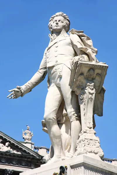 沃尔夫冈 · 莫扎特雕像在维也纳莫扎特 — 图库照片