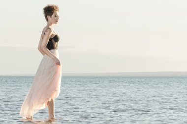 gün batımında poz model