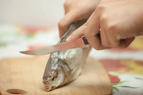 Cozinhando peixe — Fotografia de Stock