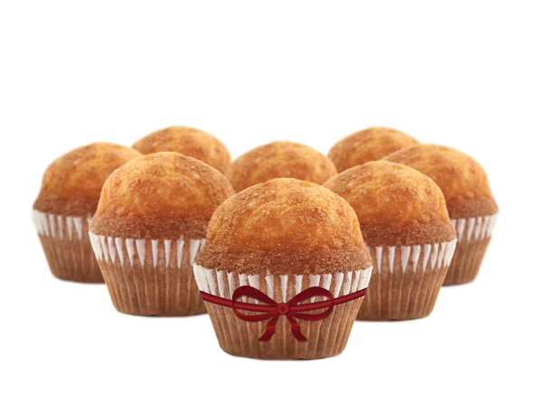 Muffins saborosos isolados no fundo branco — Fotografia de Stock